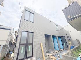 東京都新宿区西落合４ 2階建 