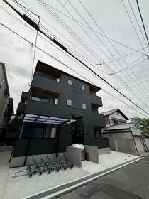 Ｒｉｅｍｏｎ蛍池 3階建