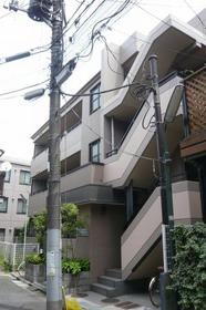東京都港区元麻布２ 3階建 築24年11ヶ月