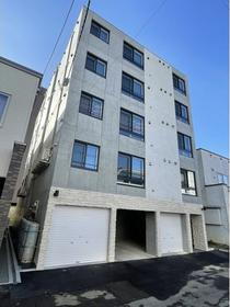 北海道札幌市中央区南六条西１５ 5階建 築1年8ヶ月