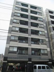 北海道札幌市中央区南三条西２３ 8階建