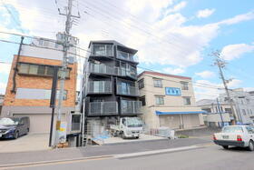 京都府京都市伏見区深草キトロ町 5階建