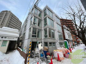 北海道札幌市中央区北六条西２５ 4階建 築1年4ヶ月