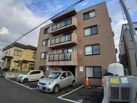 北海道札幌市清田区清田三条１ 4階建