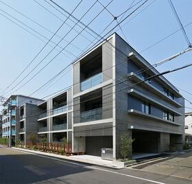 ＣＯＵＲＥＴＴＥ 3階建