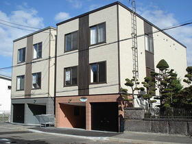 北海道札幌市東区北十六条東１８ 3階建 築14年10ヶ月