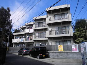 東京都世田谷区南烏山２ 3階建