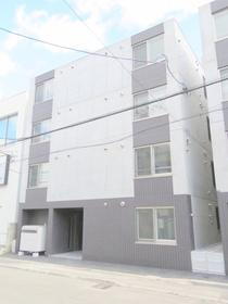 北海道札幌市中央区南四条西１３ 4階建 築6年10ヶ月