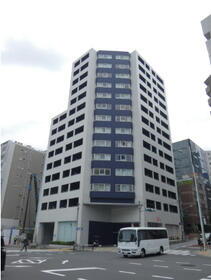 東京都新宿区市谷本村町 14階建