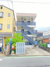 広島県廿日市市串戸４ 3階建 築19年10ヶ月