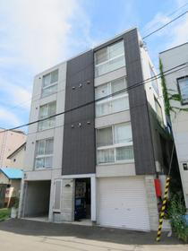 北海道札幌市中央区北六条西２５ 4階建 築12年8ヶ月