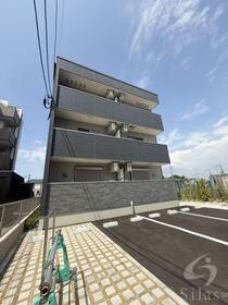 大阪府堺市西区鳳中町１ 3階建 