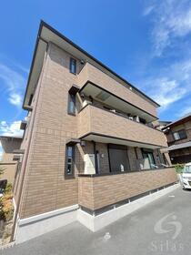 大阪府茨木市島１ 3階建 築12年8ヶ月