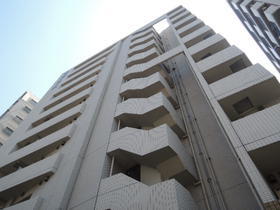 東京都豊島区池袋１ 11階建