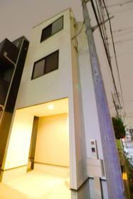埼玉県さいたま市南区四谷２ 3階建 築1年6ヶ月
