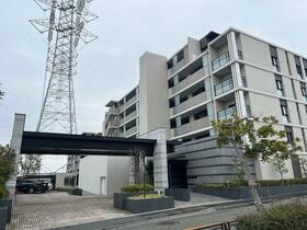 神奈川県川崎市麻生区白鳥３ 地上6階地下1階建 築6年