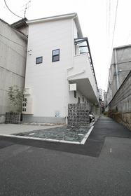 広島県広島市中区吉島西２ 2階建 築5年6ヶ月