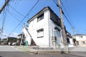 神奈川県茅ヶ崎市松浪２ 2階建