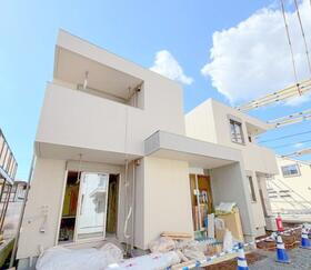 東京都杉並区本天沼１ 2階建 