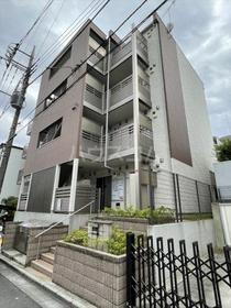埼玉県さいたま市浦和区前地１ 4階建 築6年2ヶ月