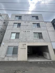北海道札幌市中央区南九条西８ 4階建 築9年6ヶ月