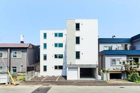 北海道札幌市北区北二十一条西２ 4階建 築1年未満