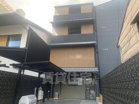 クレアラ・クーオ 4階建