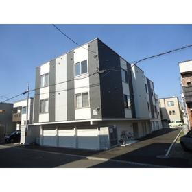 北海道札幌市東区本町二条２ 3階建 築9年2ヶ月