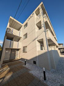 静岡県浜松市中央区住吉１ 3階建 築12年8ヶ月