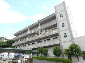 大阪府枚方市田口山１ 4階建