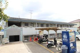 奈良県生駒郡三郷町信貴ケ丘３ 3階建 築32年4ヶ月