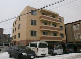 北海道札幌市西区二十四軒三条５ 4階建 築11年5ヶ月