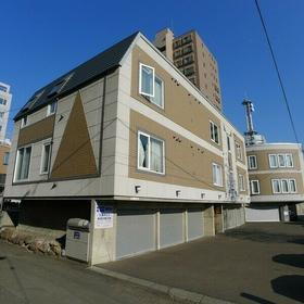 北海道札幌市中央区北二条西１４ 3階建 築21年10ヶ月