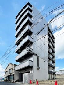 福岡県福岡市博多区築港本町 8階建