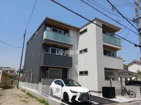 和歌山県和歌山市秋月  3階建