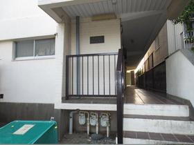 神奈川県藤沢市鵠沼石上３ 3階建 築49年5ヶ月