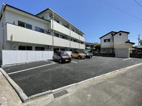 高知県高知市塩屋崎町２ 3階建 築4年3ヶ月