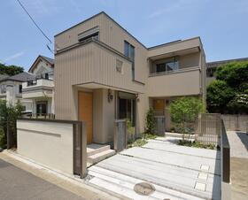 メゾン　エスト 2階建