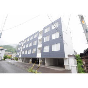 北海道札幌市西区山の手一条９ 4階建 築32年3ヶ月