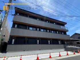 千葉県船橋市本町６ 3階建 