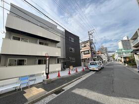 兵庫県神戸市東灘区深江南町２ 3階建