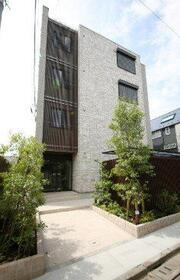 東京都新宿区西新宿４ 4階建 築2年7ヶ月