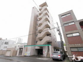 北海道札幌市中央区北三条西２１ 7階建