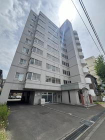 北海道札幌市中央区南十二条西６ 9階建 築33年6ヶ月