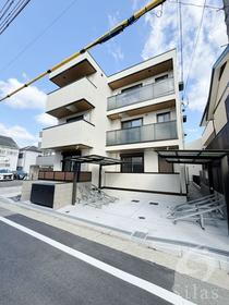 兵庫県西宮市上甲子園４ 築1年4ヶ月 3階建