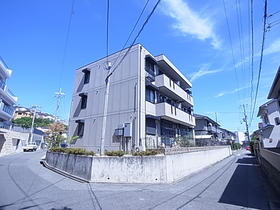兵庫県神戸市垂水区西舞子７ 3階建