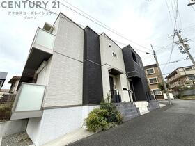 ホワイエ逆瀬川 2階建