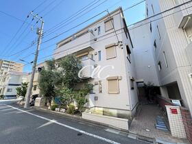 東京都江戸川区篠崎町２ 3階建 築11年11ヶ月