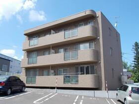 アヴァン　コリーヌ 3階建