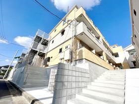 神奈川県横浜市瀬谷区瀬谷２ 3階建 築1年11ヶ月
